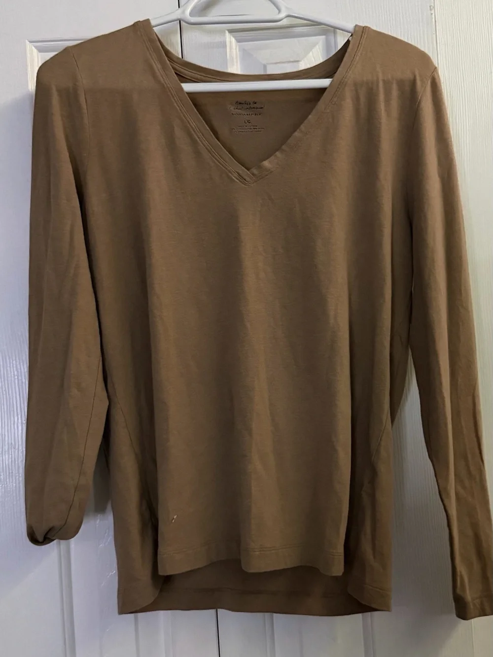 Classic women’s V-Neck Sweater - Brown
